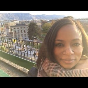 Meet your Posher, Adrienne